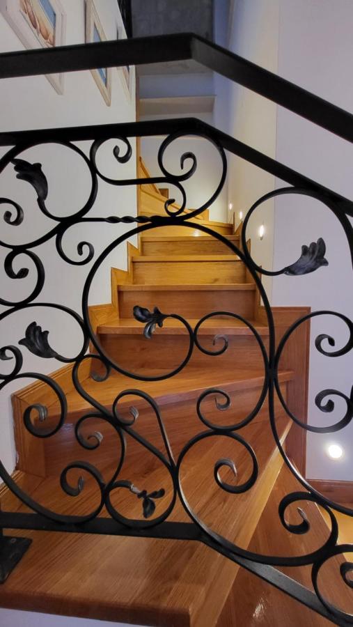 Stone House Apartment Didini Dvori Lumbarda Bagian luar foto