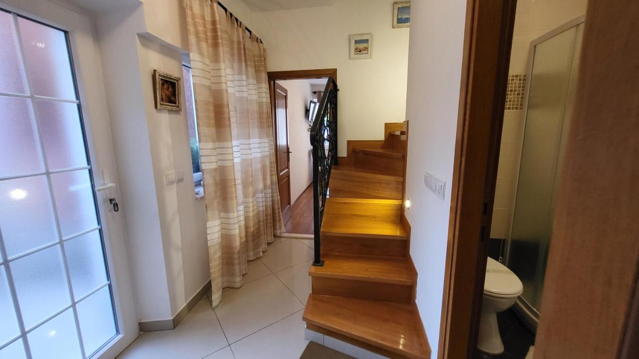 Stone House Apartment Didini Dvori Lumbarda Bagian luar foto