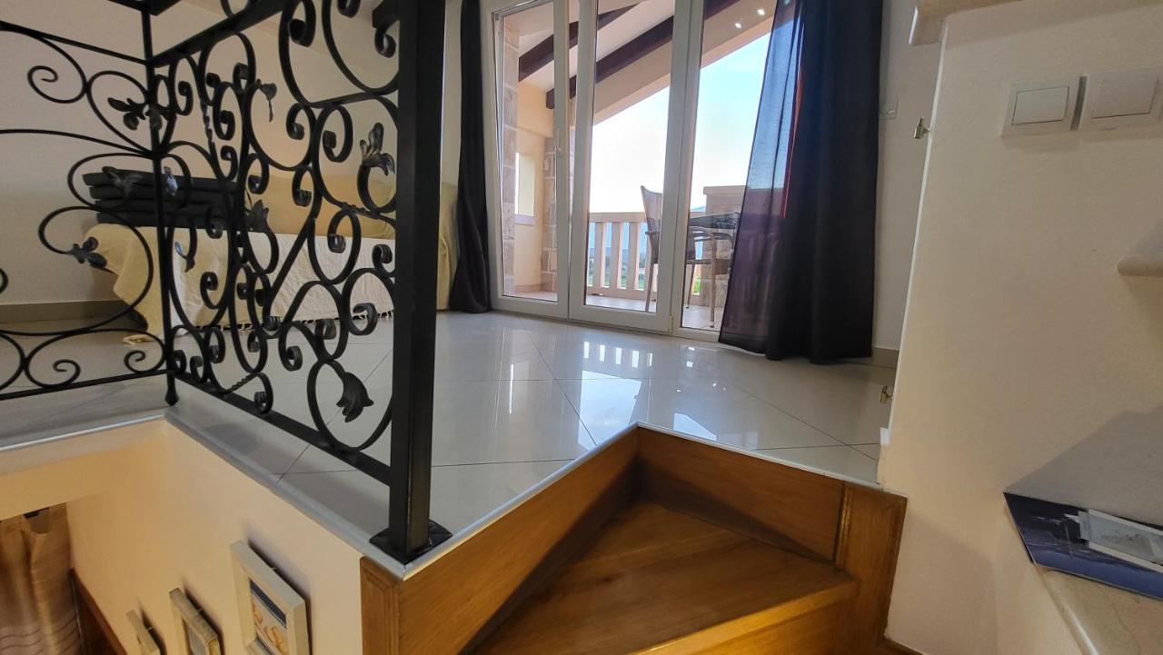 Stone House Apartment Didini Dvori Lumbarda Bagian luar foto
