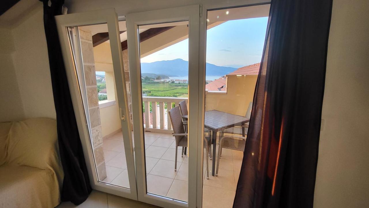 Stone House Apartment Didini Dvori Lumbarda Bagian luar foto