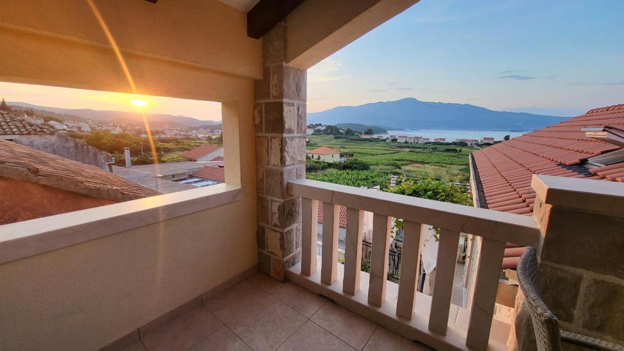 Stone House Apartment Didini Dvori Lumbarda Bagian luar foto